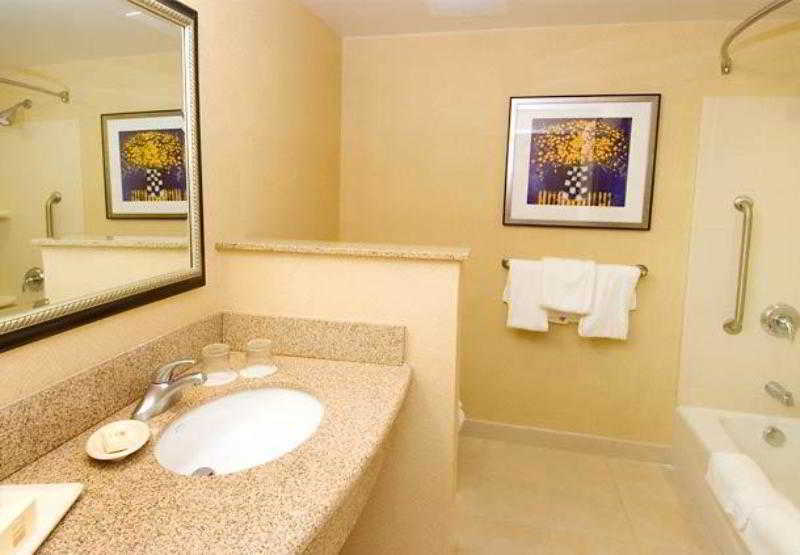 Courtyard By Marriott San Antonio Seaworld/Lackland Εξωτερικό φωτογραφία